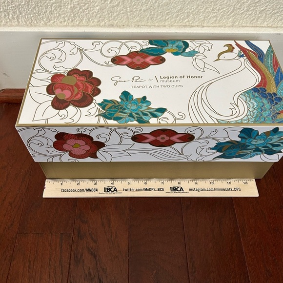 Guo Pei for Legion of Honor SF tea pot w/ 2 cups set new in box collectible - Picture 13 of 14